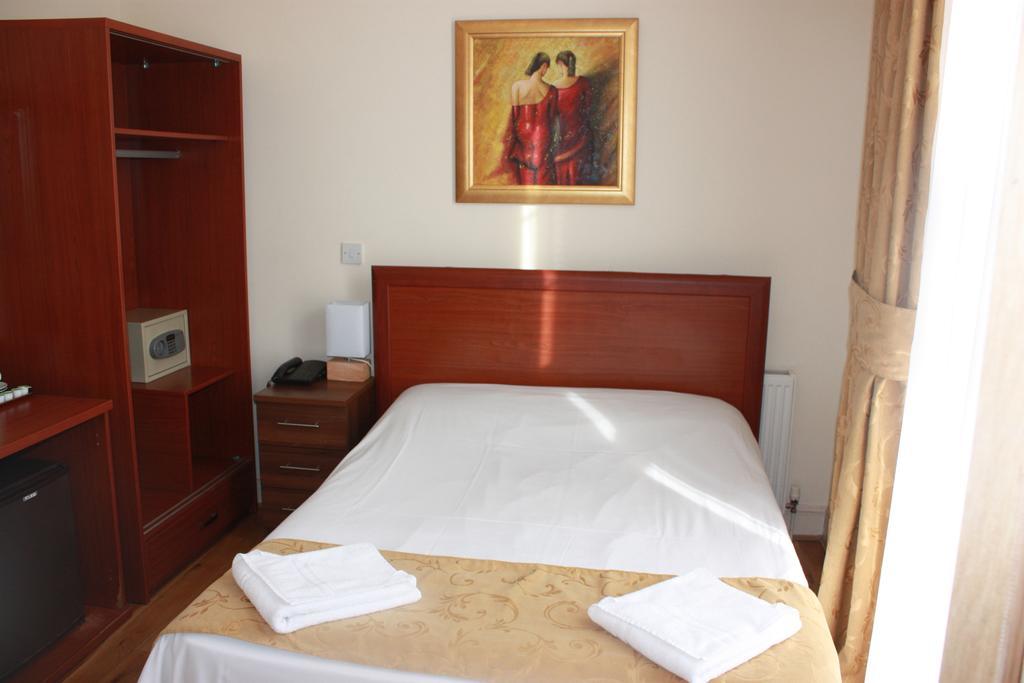 Corner House Hotel London Ruang foto