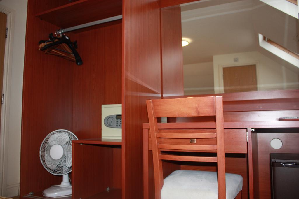 Corner House Hotel London Ruang foto